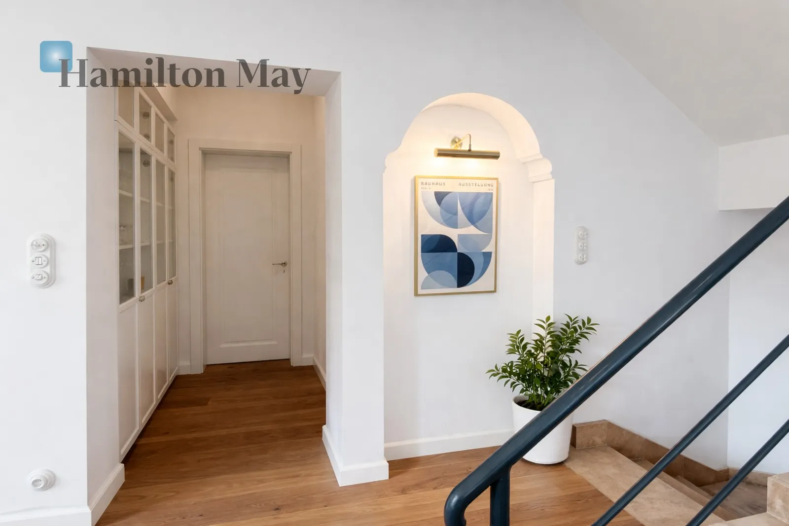 City: Warszawa Street: Obserwatorów Region: Mokotów Subregion: Stegny Distance to centre: 4.83 km Price: 22500 PLN Bedrooms: 5 - slider