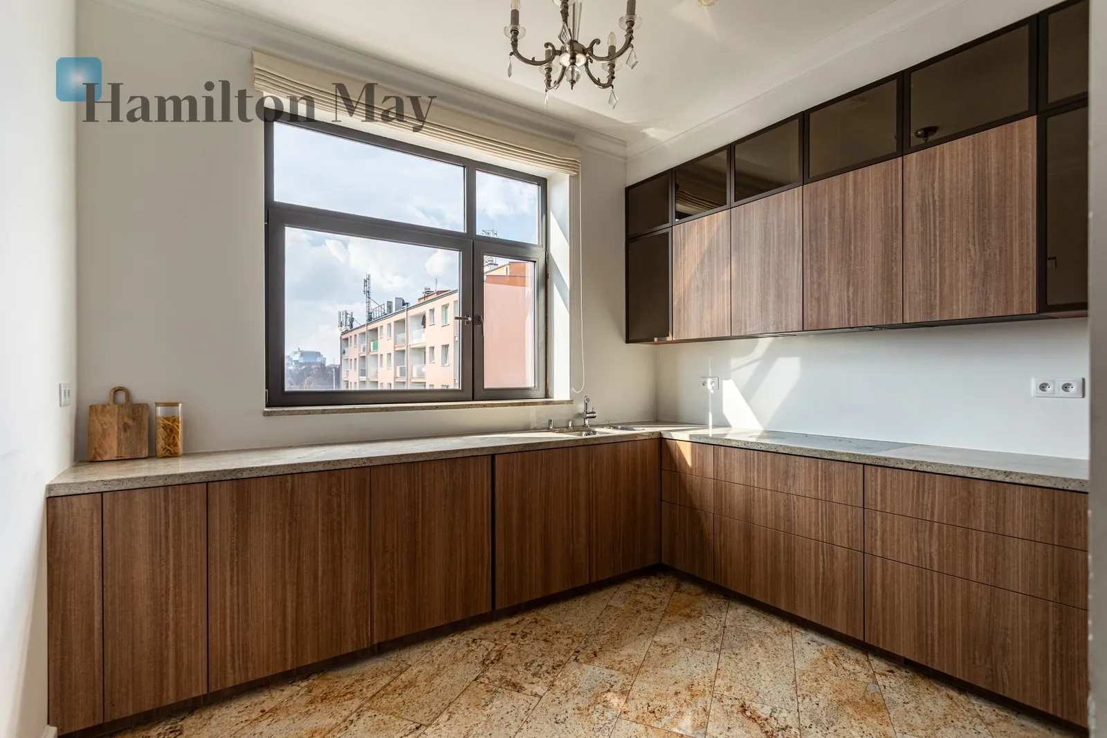 Exclusive sunny apartment with terrace – Łazienki Królewskie area - slider
