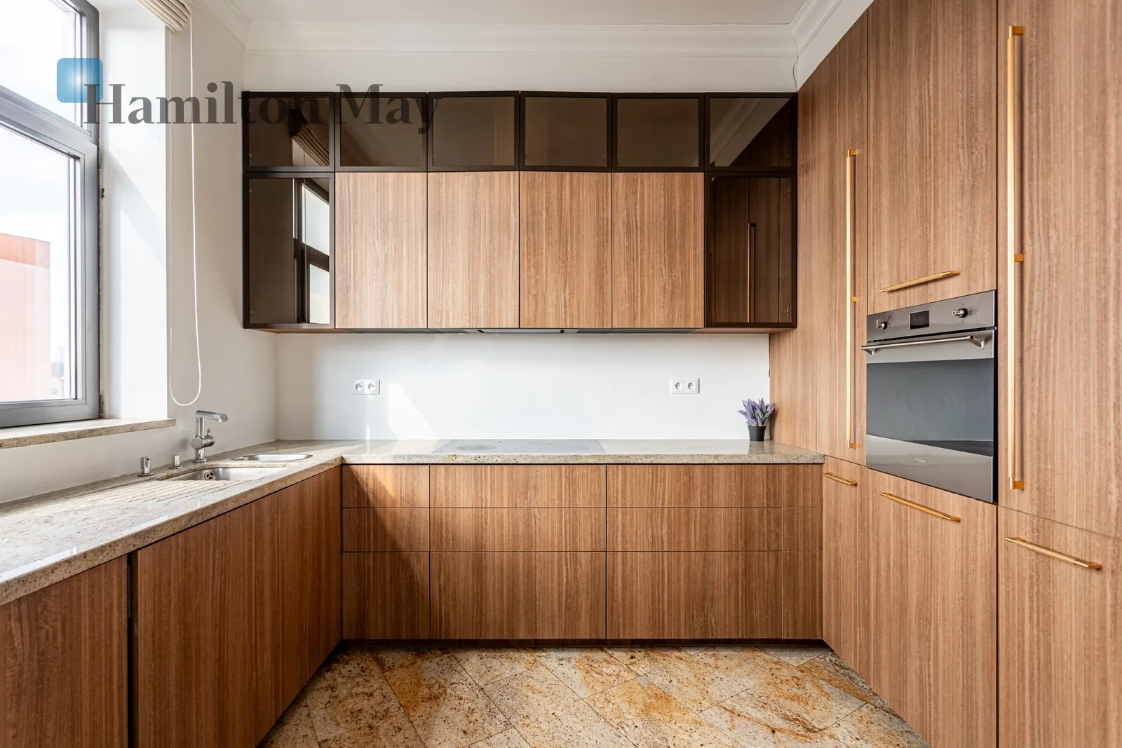 Exclusive sunny apartment with terrace – Łazienki Królewskie area - slider