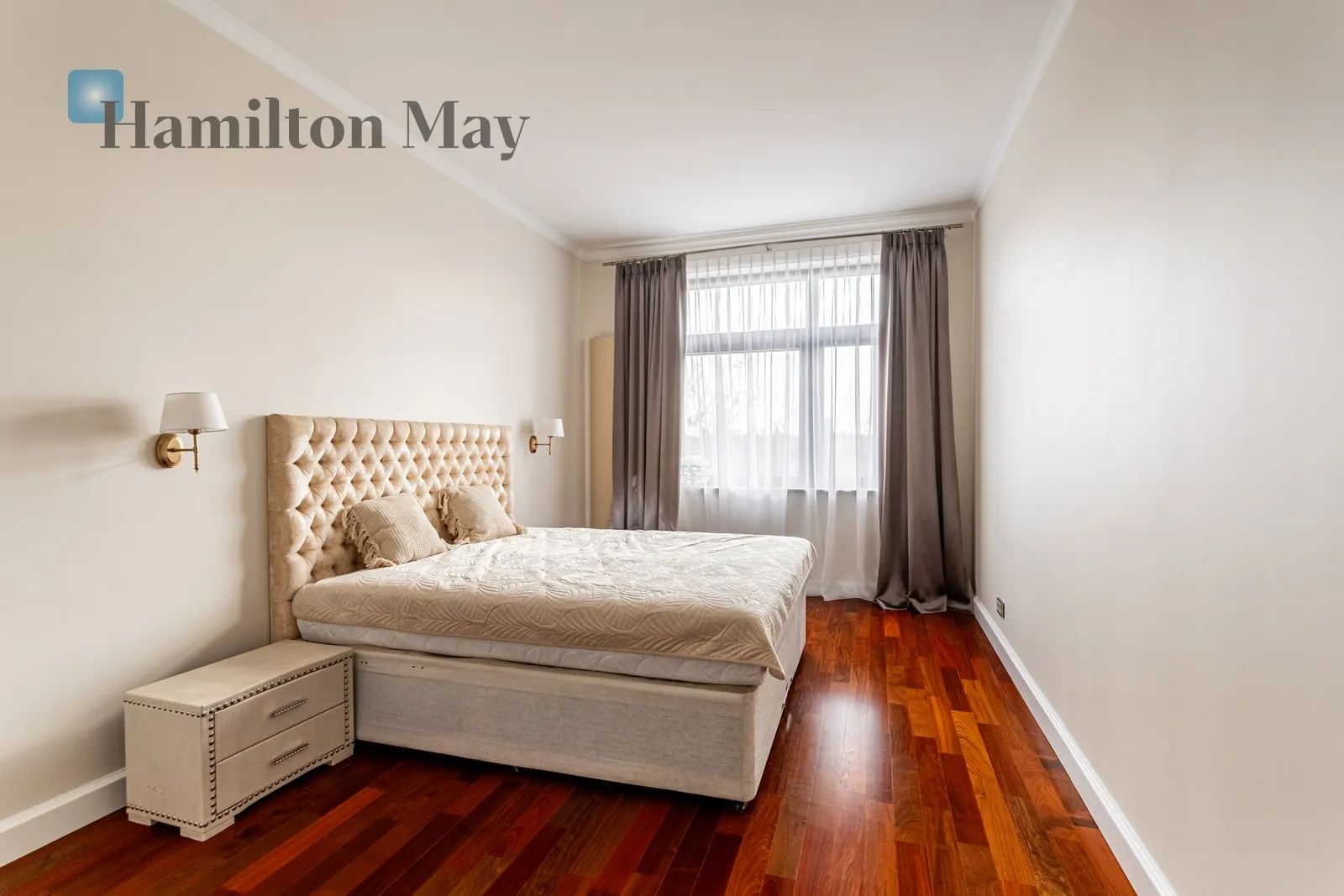 Exclusive sunny apartment with terrace – Łazienki Królewskie area - slider