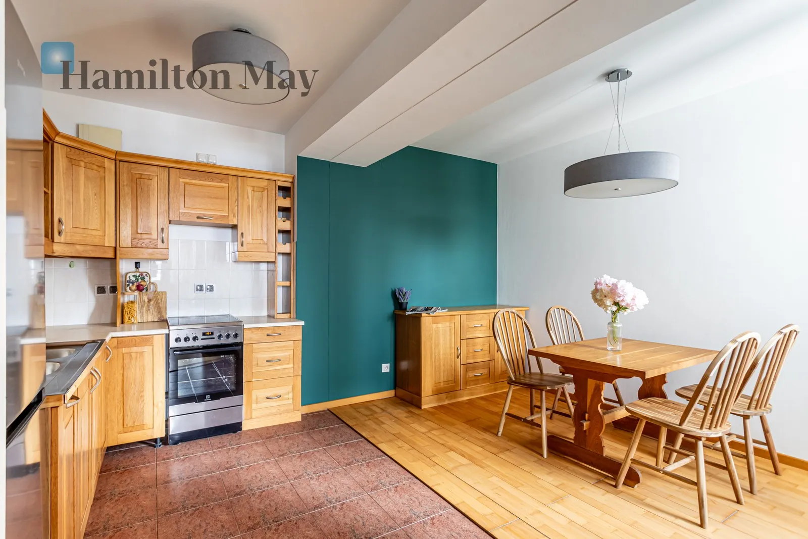 City: Warszawa Street: Łucka Region: Wola Subregion: Mirów Distance to centre: 1.66 km Level: 15 Price: 4500 PLN Bedrooms: 1 Bathrooms: 1 - slider