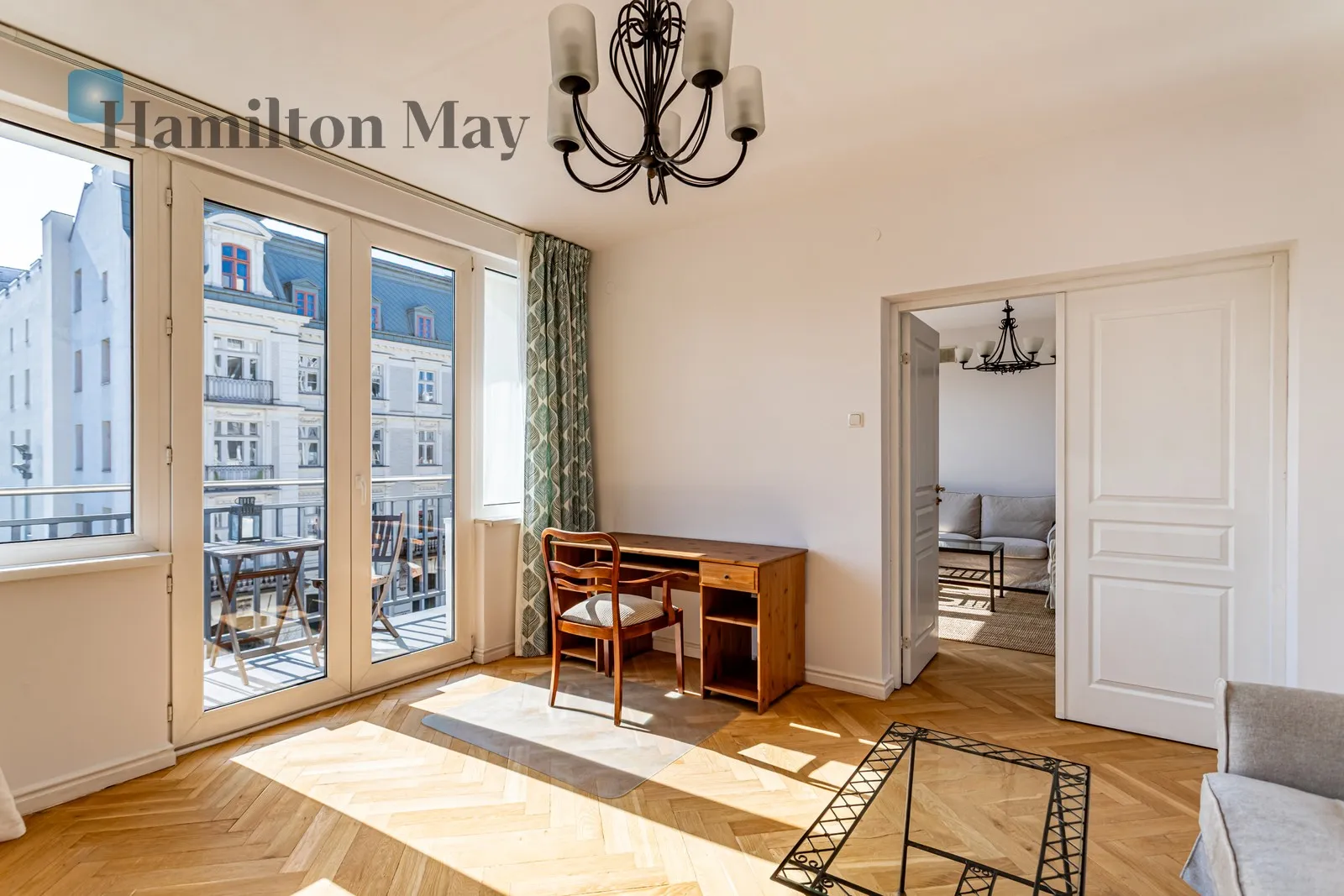 Region: Śródmieście Subregion: Śródmieście Północne Distance to centre: 0.84 km Level: 4 Price: 8000 PLN Bedrooms: 2 Bathrooms: 1 Size: 82m2 Price/m2: 98 PLN - slider