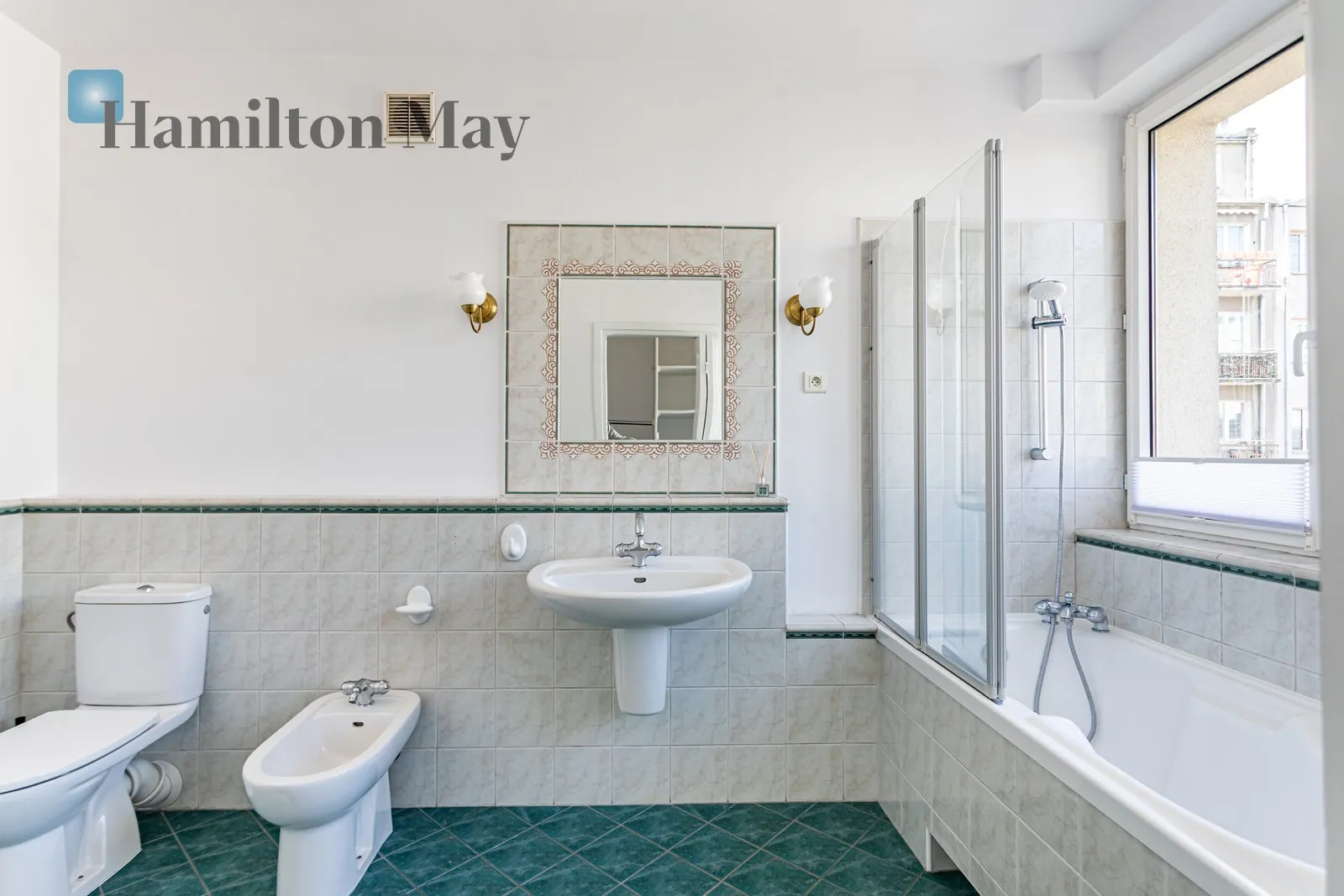 Subregion: Śródmieście Północne Distance to centre: 0.84 km Level: 4 Price: 8000 PLN Bedrooms: 2 Bathrooms: 1 Size: 82m2 Price/m2: 98 PLN - slider