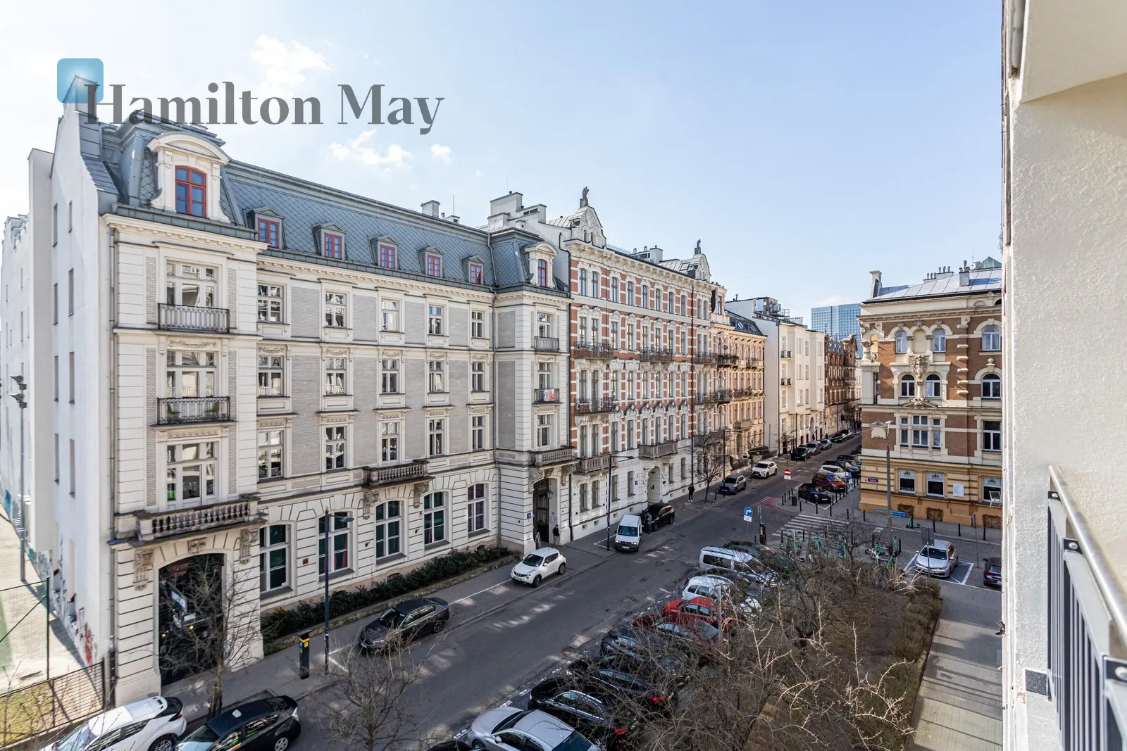 Distance to centre: 0.84 km Level: 4 Price: 8000 PLN Bedrooms: 2 Bathrooms: 1 Size: 82m2 - slider