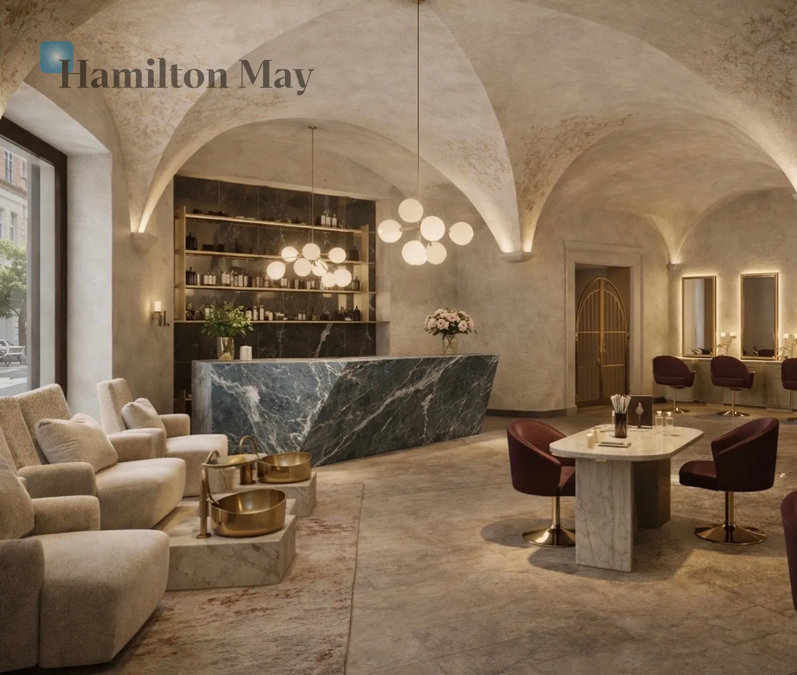 A premises with a 300 m2 shop window in the heart of Krakow - slider