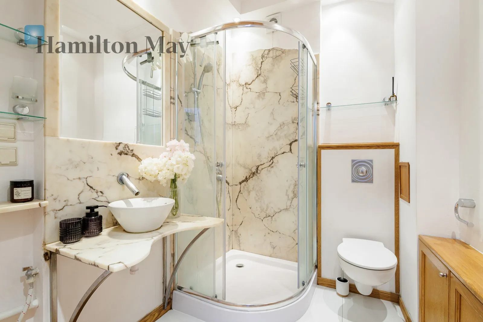 Region: Śródmieście Subregion: Stare Miasto Distance to centre: 2.1 km Level: 3 Price: 1100000 PLN Bedrooms: 1 Bathrooms: 1 - slider