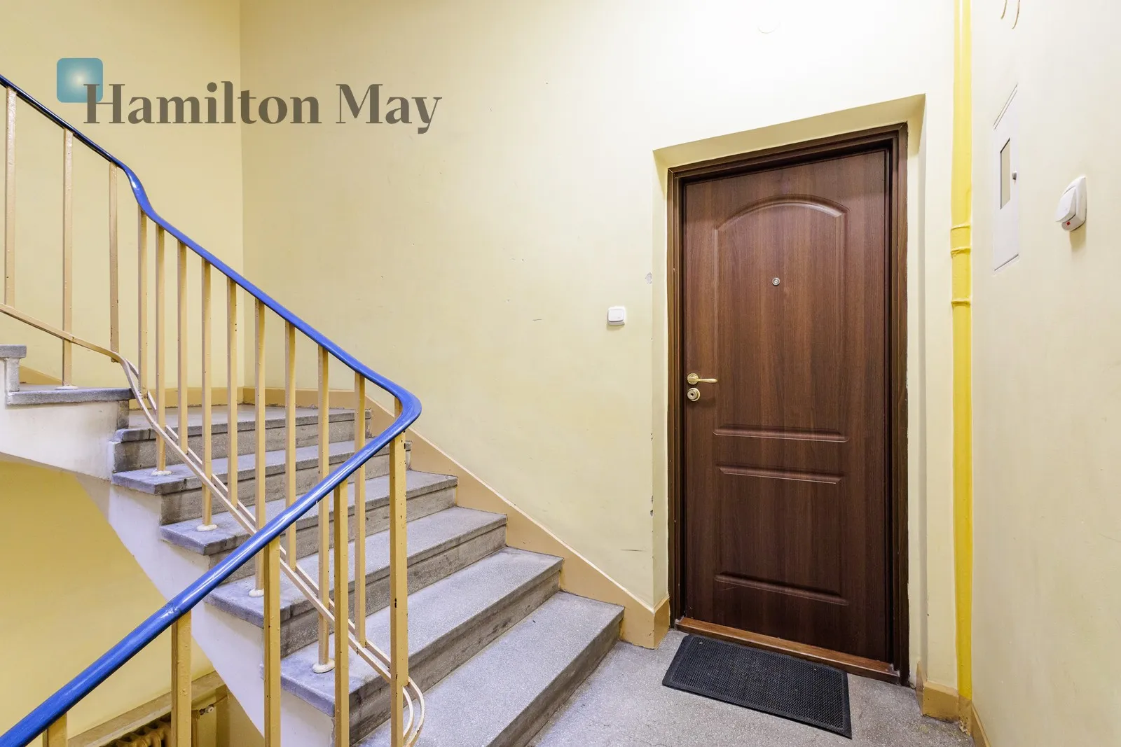 Subregion: Stare Miasto Distance to centre: 2.1 km Level: 3 Price: 1100000 PLN Bedrooms: 1 Bathrooms: 1 Size: 39m2 - slider