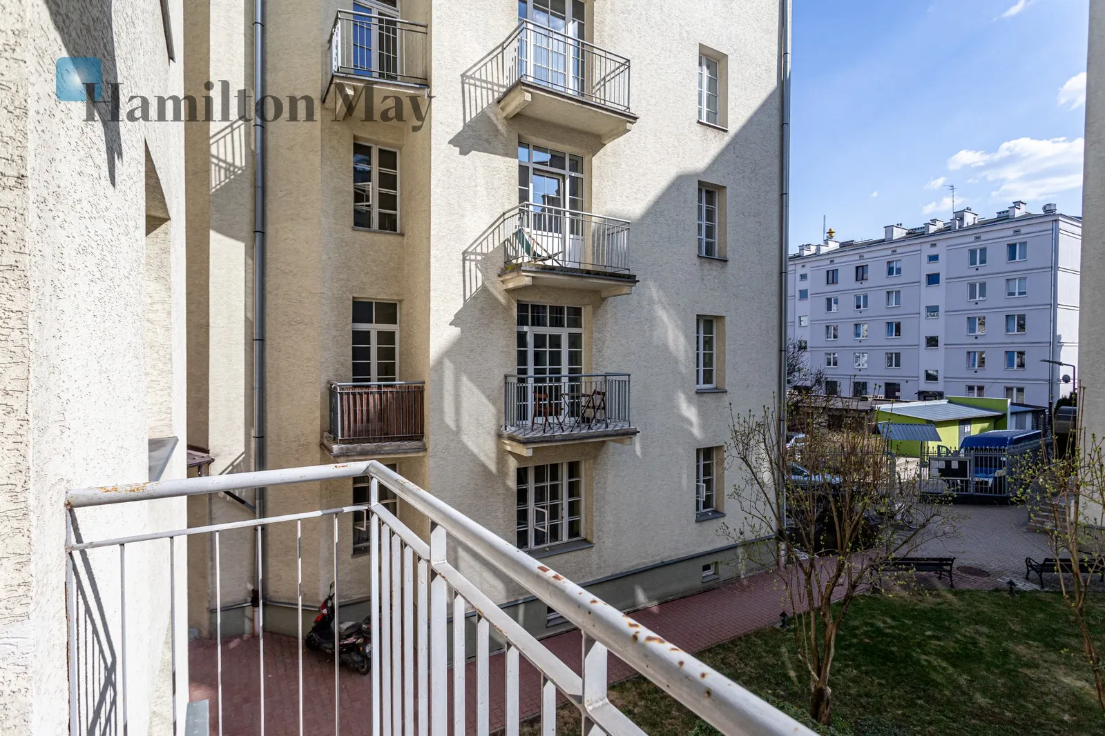 Trzypokojowe mieszkania na  zamkniętym osiedlu w kamienicy przy ul. Madalińskiego - slider