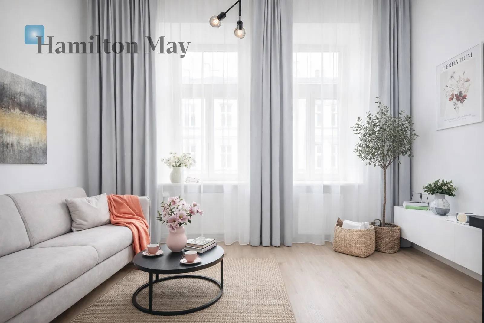 Нова квартира в відремонтованому багатоквартирному будинку в центрі міста - slider