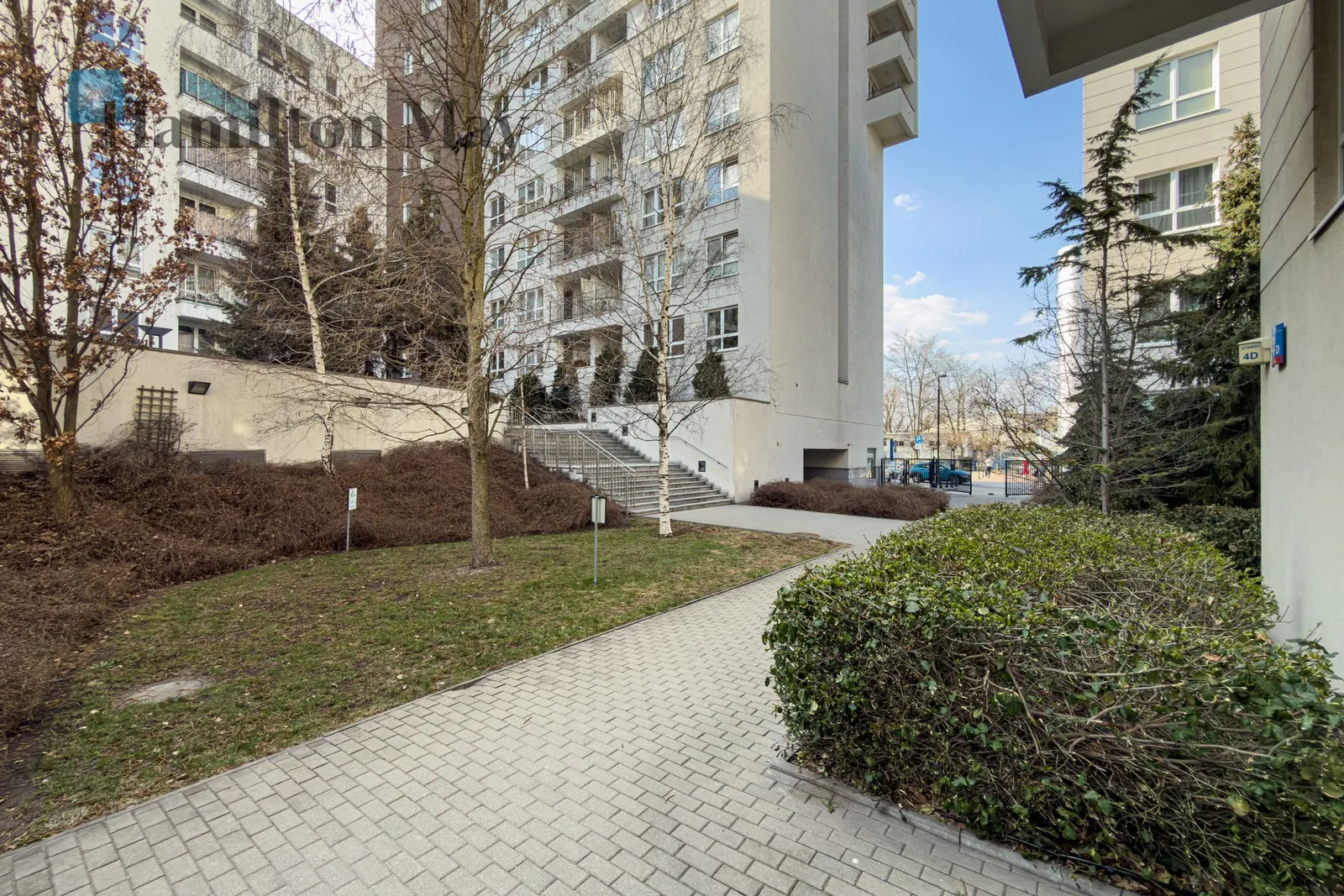 Двокімнатна квартира з окремою кухнею | житловий масив Інфлянка, поруч зі станцією метро Дворжець Гданський | Продається - slider