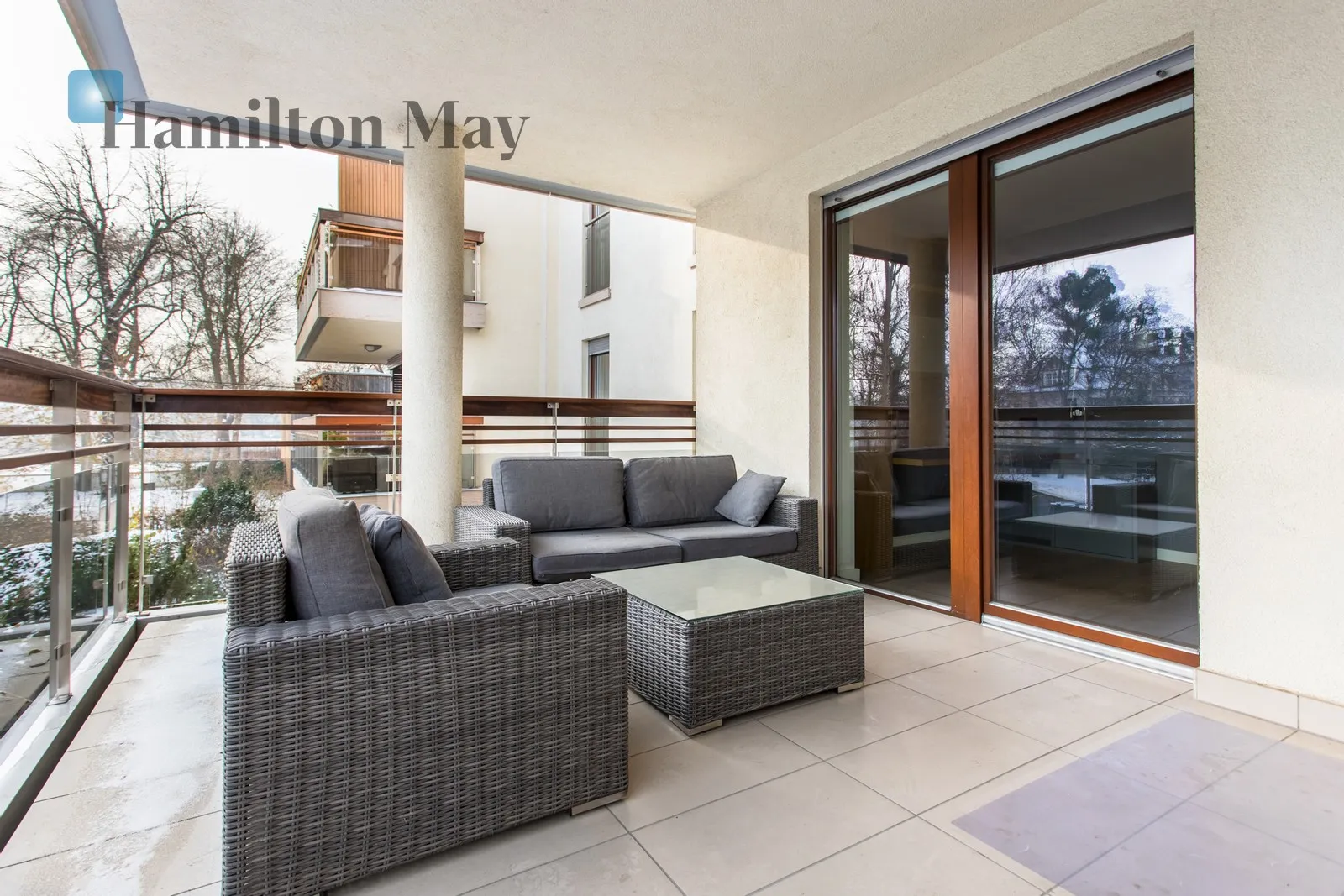 Region: Śródmieście Subregion: Dąbie Distance to centre: 3.82 km Level: 1 Price: 5800 PLN Bedrooms: 1 Bathrooms: 1 - slider