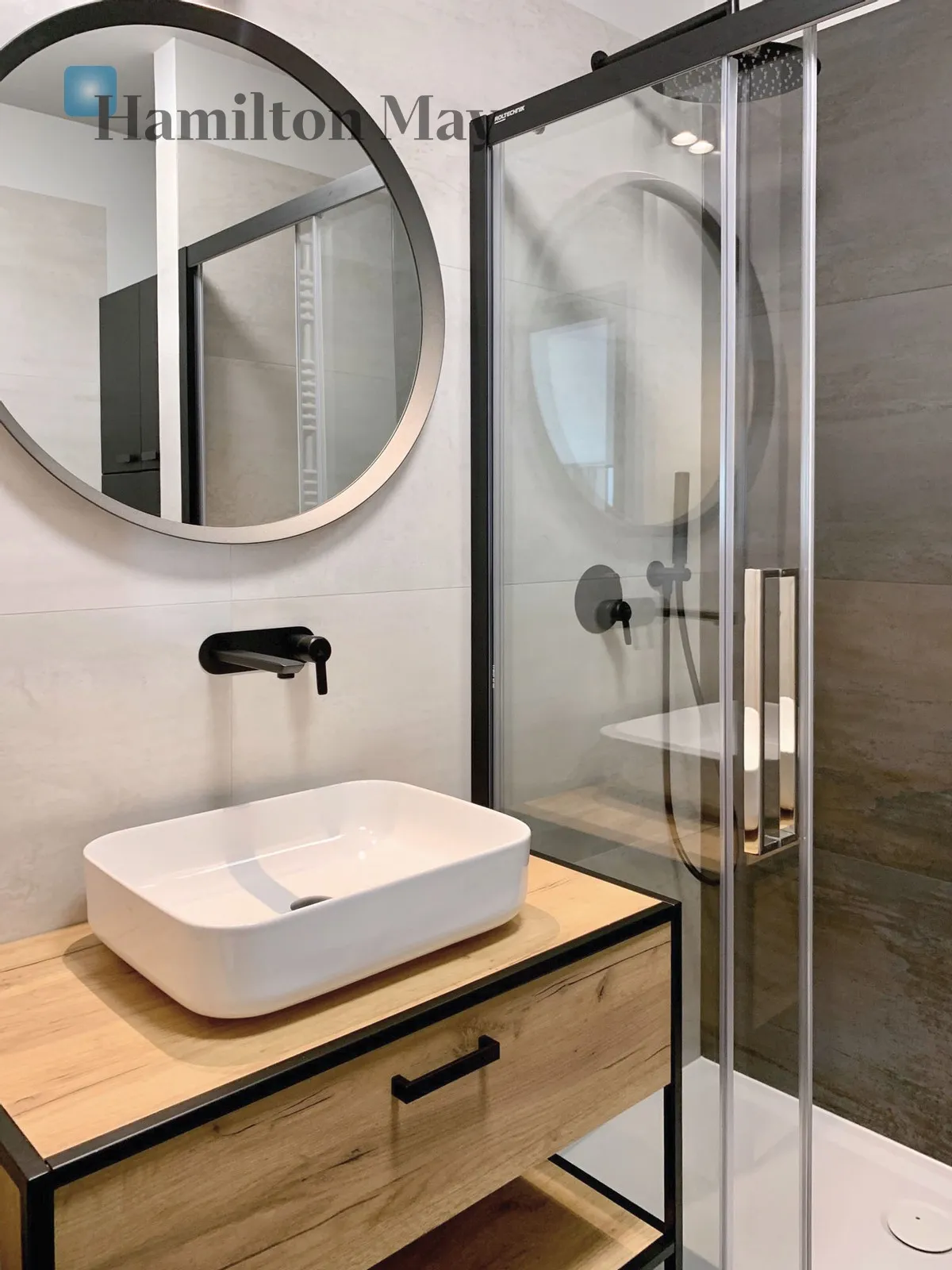Subregion: Stara Praga Distance to centre: 2.73 km Level: 7 Price: 3000 PLN Bedrooms: 0 Bathrooms: 1 Size: 30m2 Price/m2: 100 PLN - slider