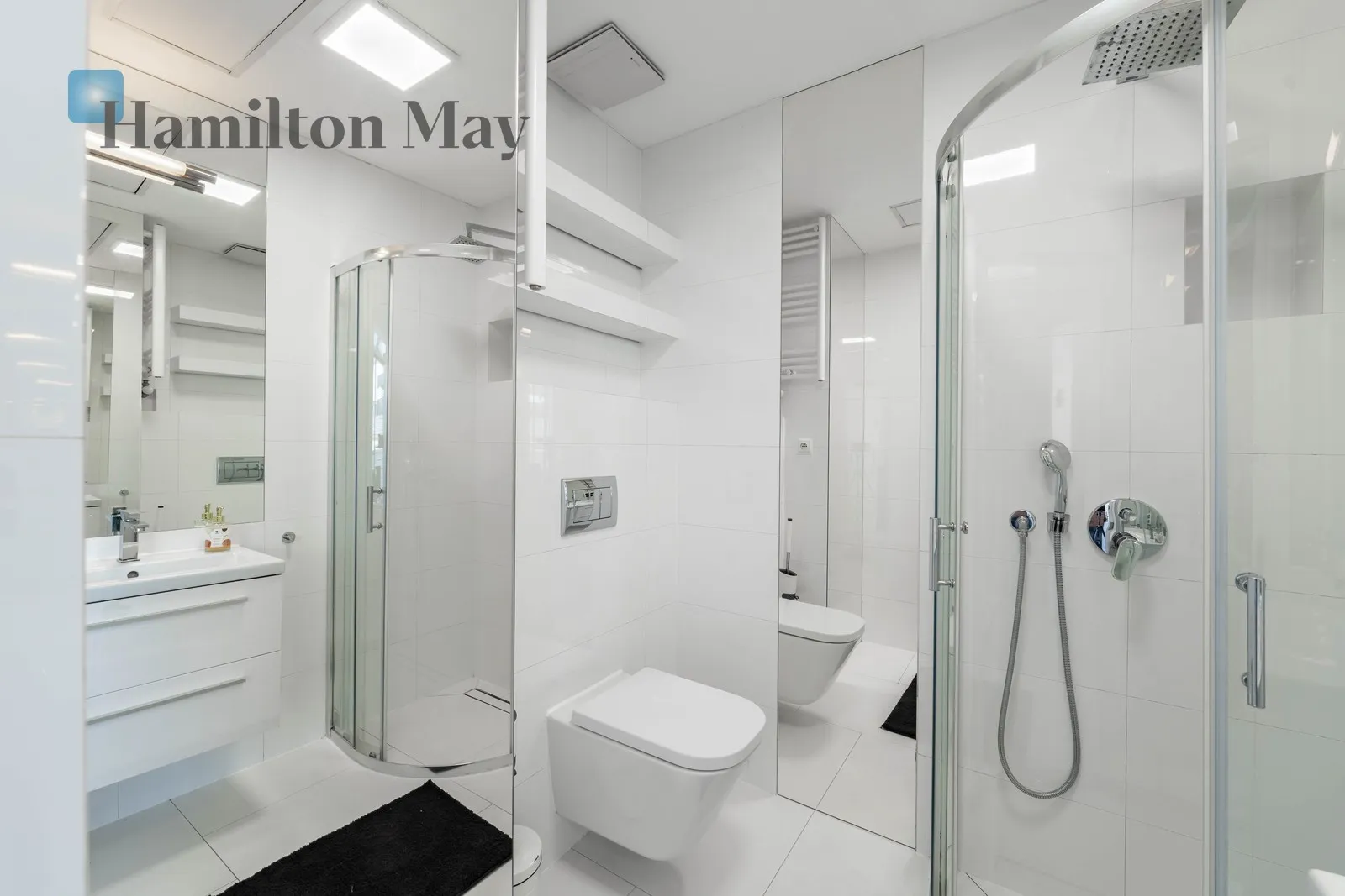 Region: Stare Miasto Distance to centre: 0.59 km Level: 4 Price: 3100 PLN Bedrooms: 0 Bathrooms: 1 Size: 25m2 Price/m2: 124 PLN - slider
