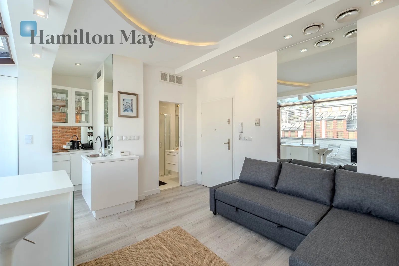 City: Kraków Street: Mikołaja Kopernika Region: Stare Miasto Distance to centre: 0.59 km Level: 4 Price: 3100 PLN Bedrooms: 0 Bathrooms: 1 Size: 25m2 Price/m2: 124 PLN - slider