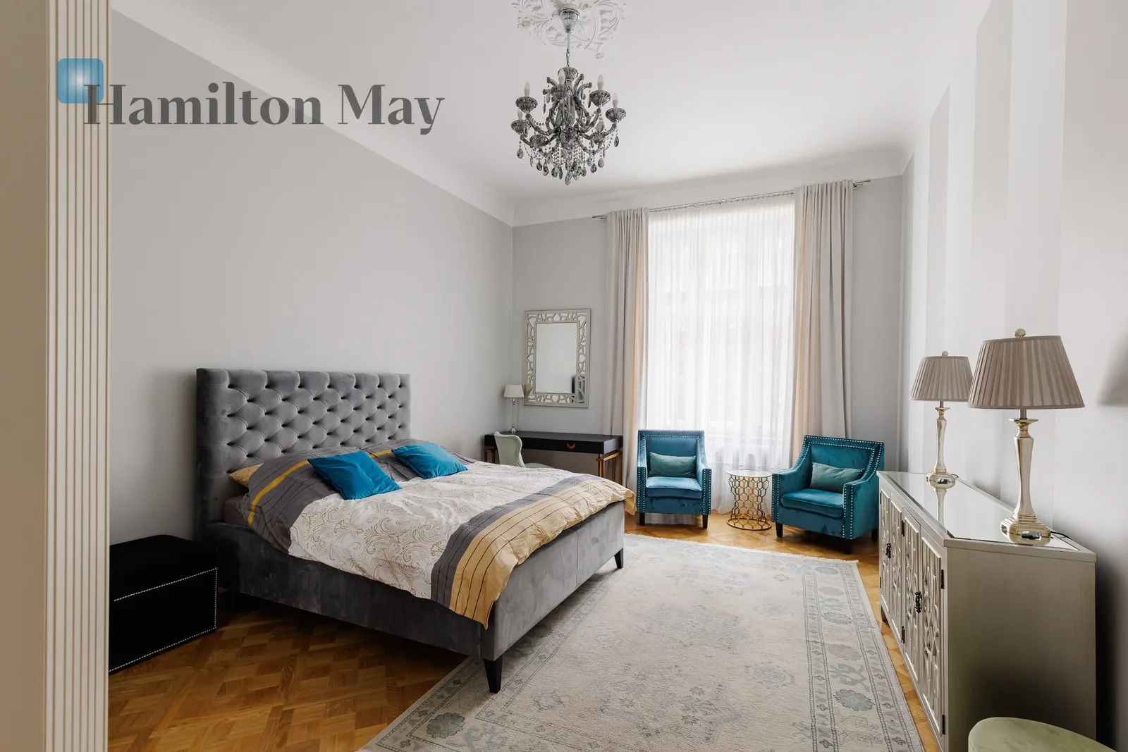 City: Warszawa Street: Nowogrodzka Region: Śródmieście Subregion: Śródmieście Południowe Distance to centre: 0.45 km Level: 1 Price: 25000 PLN Bedrooms: 3 - slider