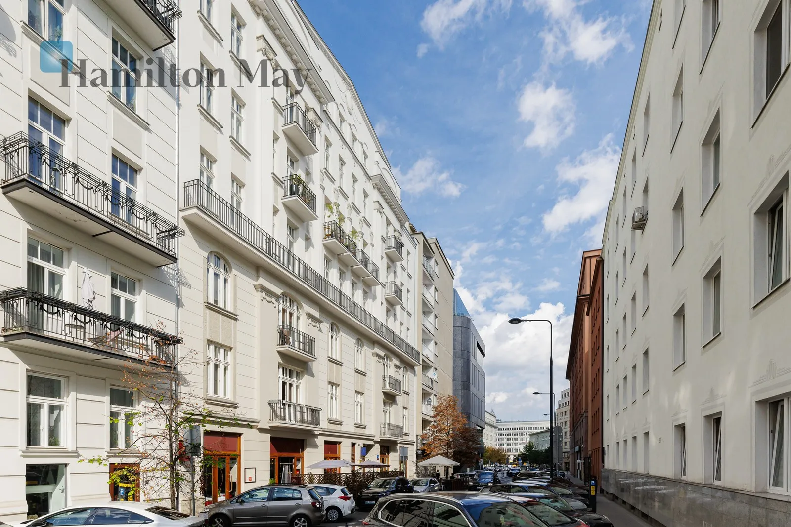 Level: 1 Price: 25000 PLN Bedrooms: 3 Bathrooms: 2 Size: 170m2 - slider