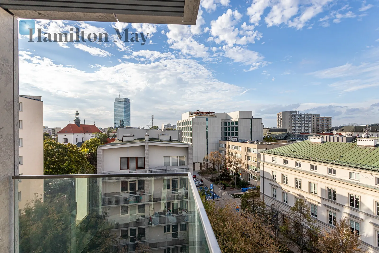 Престижні апартаменти площею 110,5 м² з панорамним видом біля саду Саскі - slider