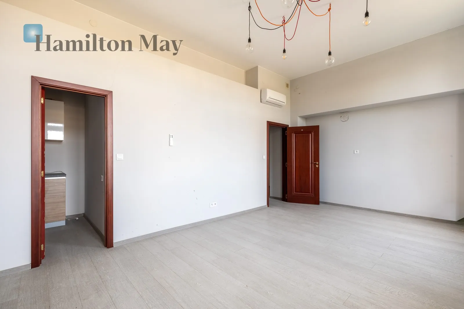 Street: Józefińska Region: Podgórze Subregion: Stare Podgórze Level: 1 Price: 8000 PLN Bedrooms: null Bathrooms: null Plot size: nullm2 Layout: null - slider