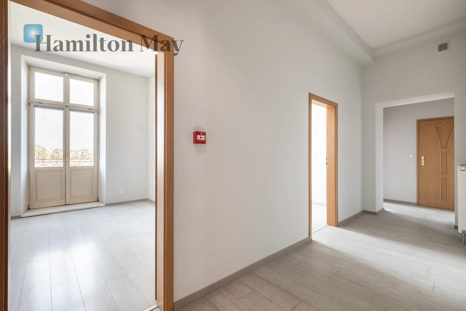 Street: Józefińska Region: Podgórze Subregion: Stare Podgórze Level: 1 Price: 8000 PLN Bedrooms: null - slider