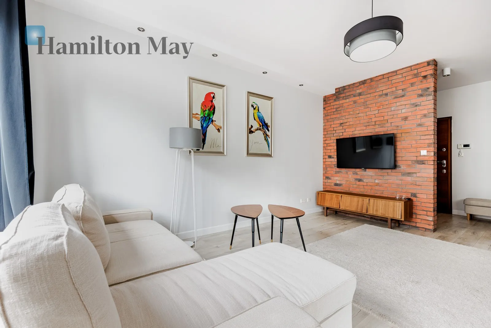 City: Warszawa Street: Grzybowska Region: Śródmieście Subregion: Śródmieście Północne Distance to centre: 1.09 km Level: 10 Price: 6500 PLN Bedrooms: 1 Bathrooms: 1 Size: 65m2 - slider