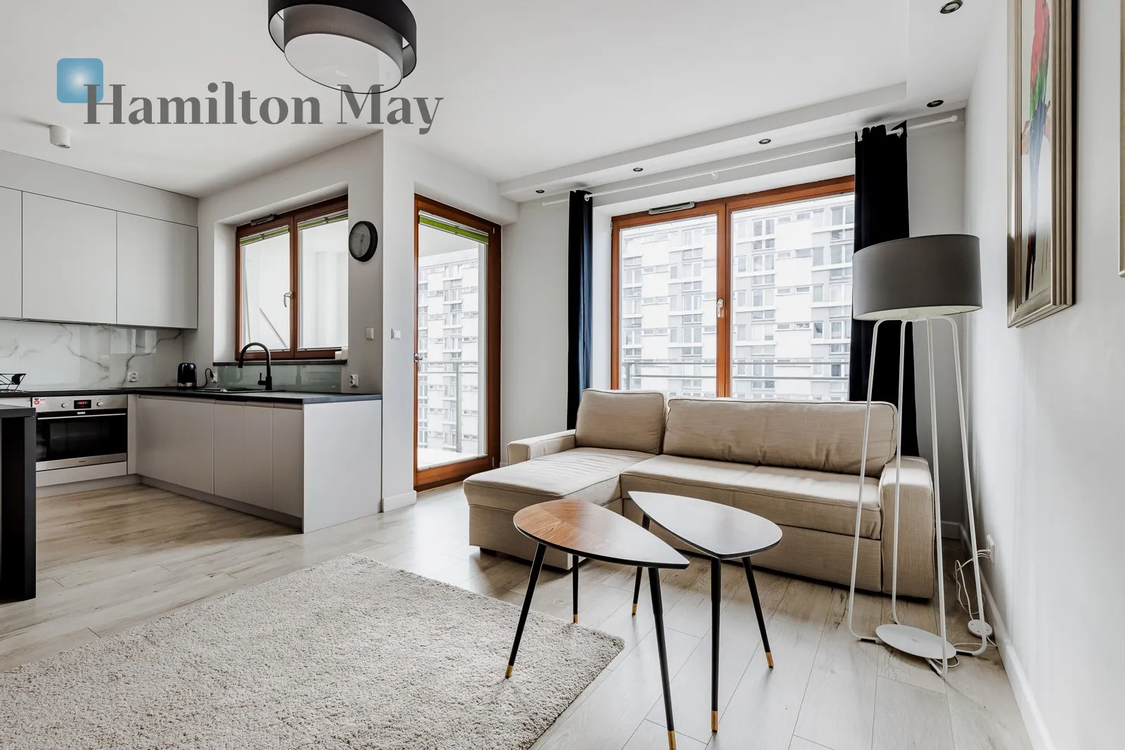 City: Warszawa Street: Grzybowska Region: Śródmieście Subregion: Śródmieście Północne Distance to centre: 1.09 km Level: 10 Price: 6500 PLN Bedrooms: 1 Bathrooms: 1 Size: 65m2 Price/m2: 100 PLN - slider