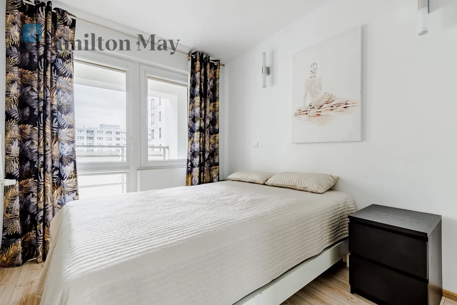 Region: Śródmieście Subregion: Muranów Distance to centre: 2.53 km Level: 4 Price: 2900 PLN Bedrooms: 1 Bathrooms: 1 Size: 36m2 - slider