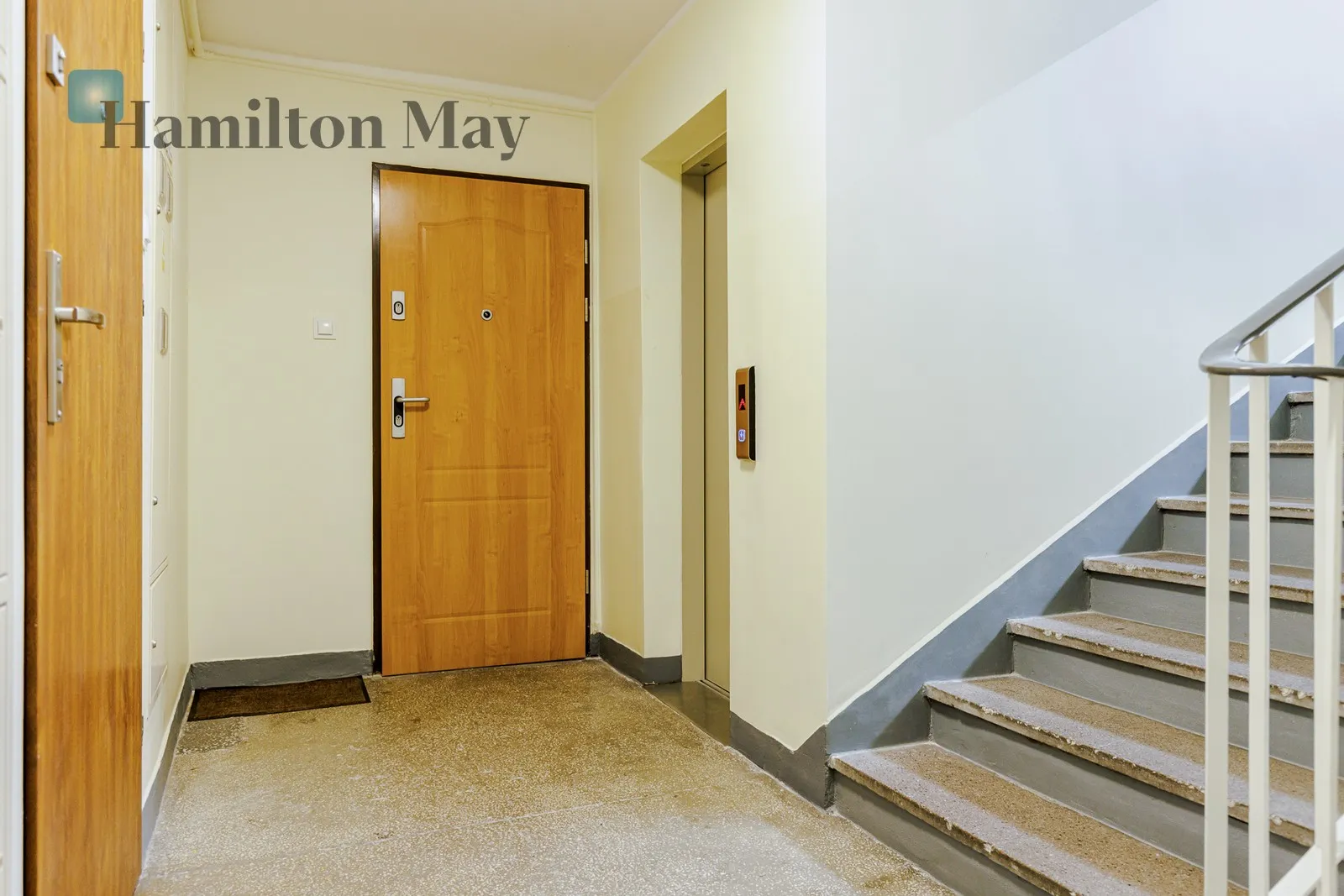 Distance to centre: 2.53 km Level: 4 Price: 2900 PLN Bedrooms: 1 Bathrooms: 1 Size: 36m2 Price/m2: 81 PLN - slider