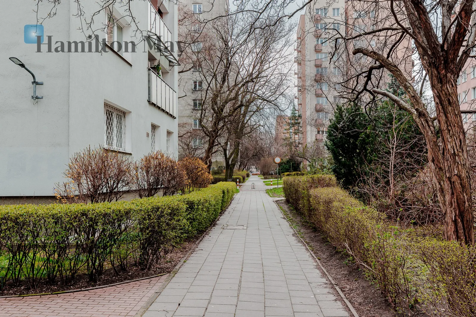 Street: Aleja Jana Pawła II Region: Śródmieście Subregion: Muranów Distance to centre: 2.53 km Level: 4 Price: 2900 PLN - slider