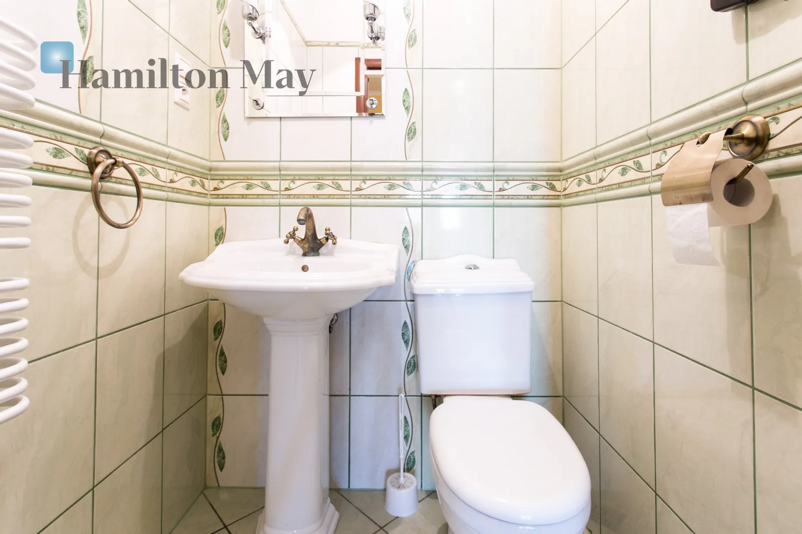 Distance to centre: 7.19 km Price: 5900 PLN Bedrooms: 4 Bathrooms: 2 - slider