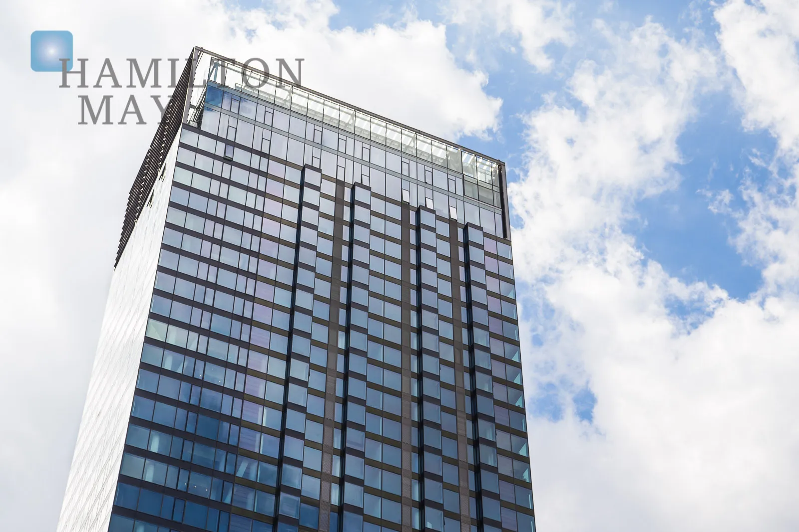 Luxury apartment in Cosmopolitan with panoramic city views - slider