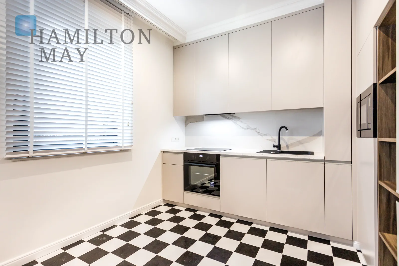 Luksusowy apartament w kameralnym budynku na Mokotowskiej  - slider