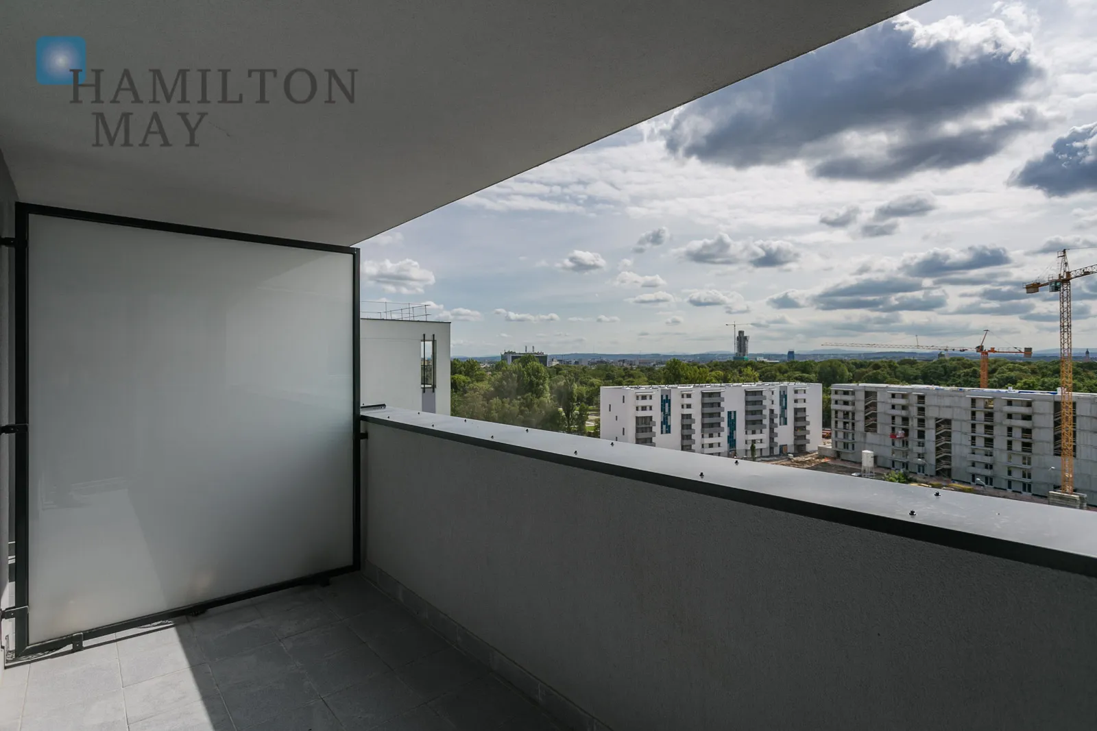 Comfortable top-floor apartment in Krakow - slider