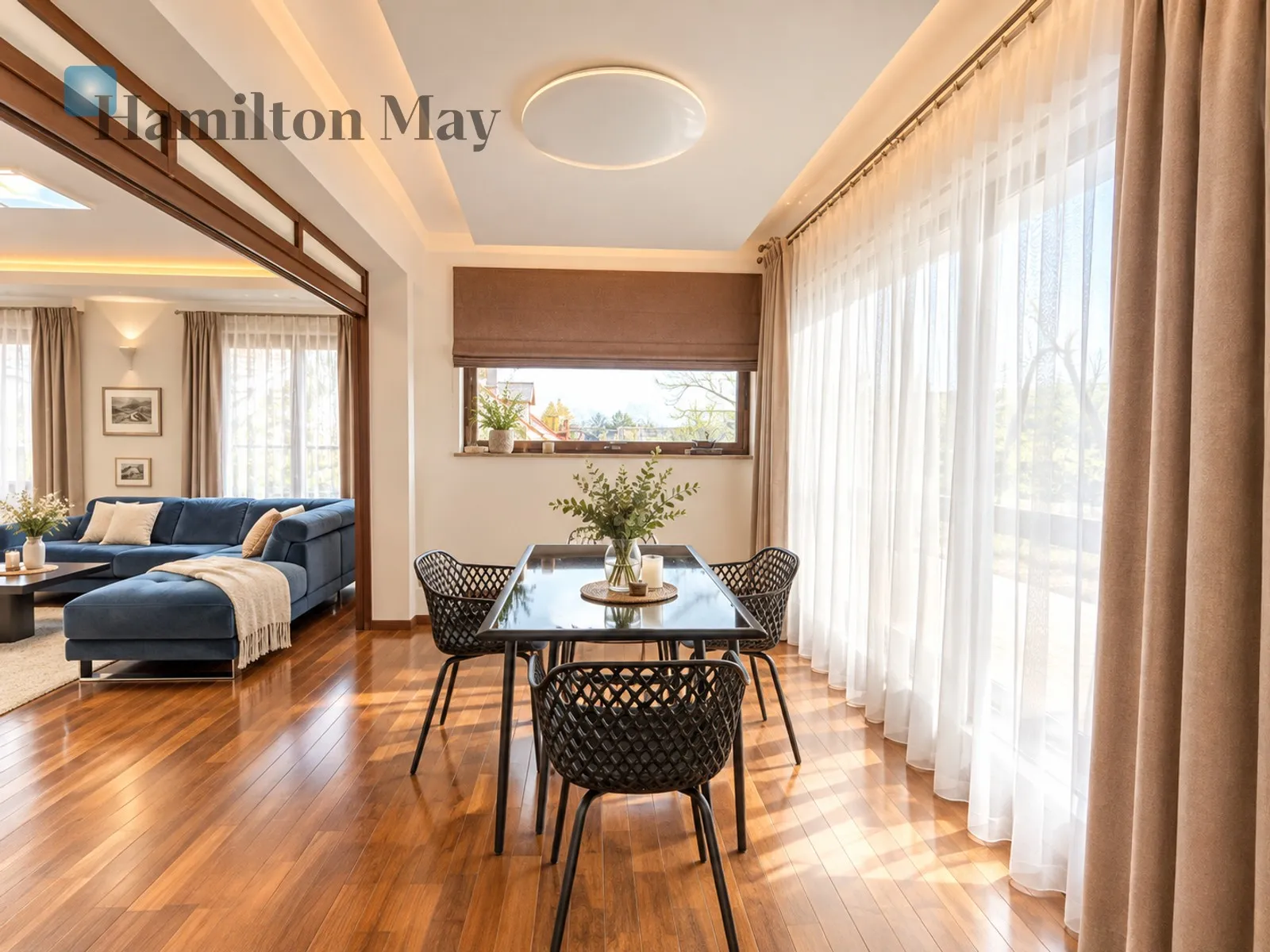 A unique 135 m² penthouse with a 128 m² terrace in the heart of the Old Town - slider
