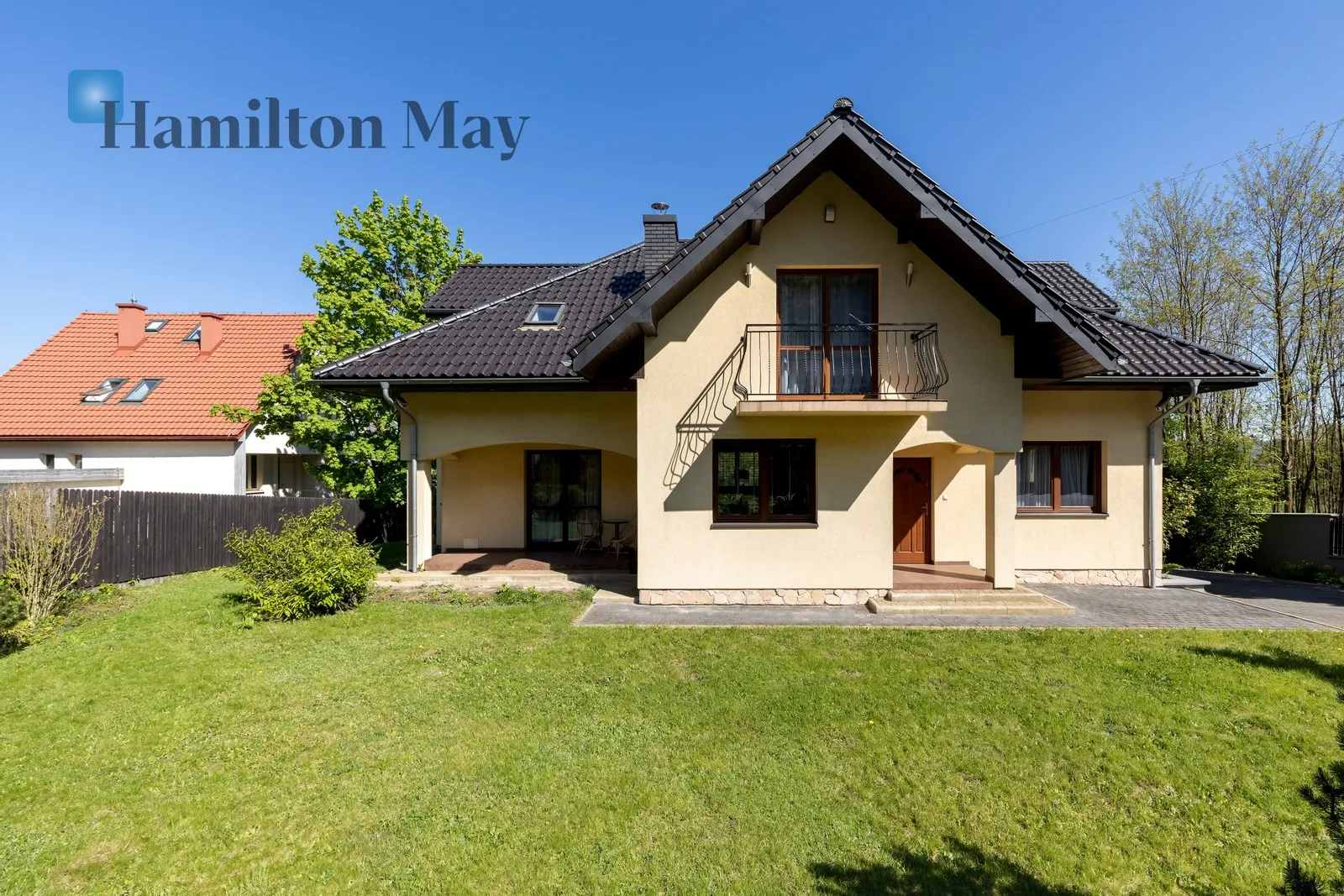 Atrakcyjny 240 metrowy dom na dużej działce z garażem pod lasem Zabierzowskim - slider