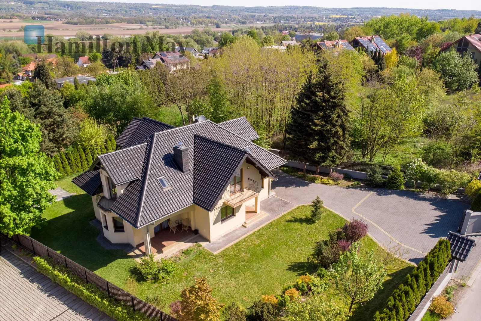 Price: 2250000 PLN Bedrooms: 4 - slider