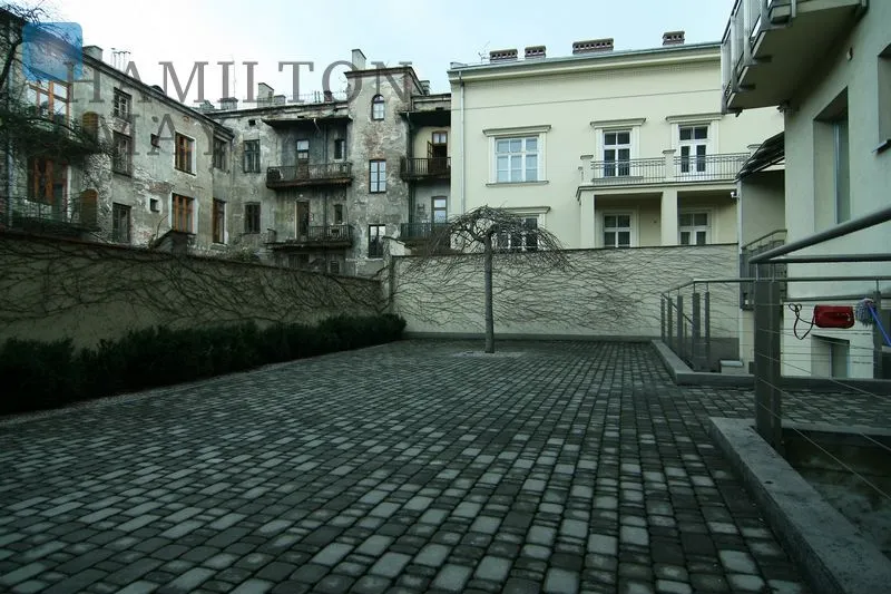 Modern two bedroom apartment in a great location - slider