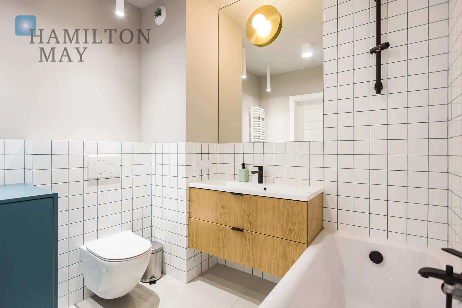 Exclusive, two-story apartment with a dressing room and two bathrooms - slider