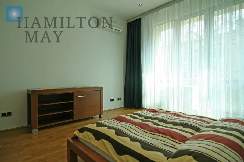 Modern two bedroom apartment in a great location - slider