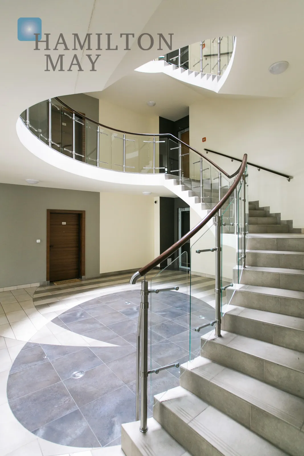 Spacious apartment with a terrace in the Eldorado estate, next to the Aviators Park - slider