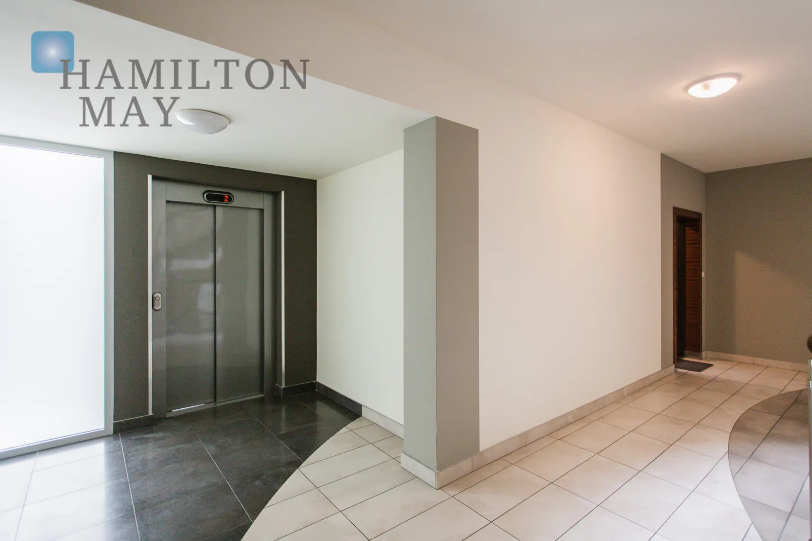 Spacious apartment with a terrace in the Eldorado estate, next to the Aviators Park - slider