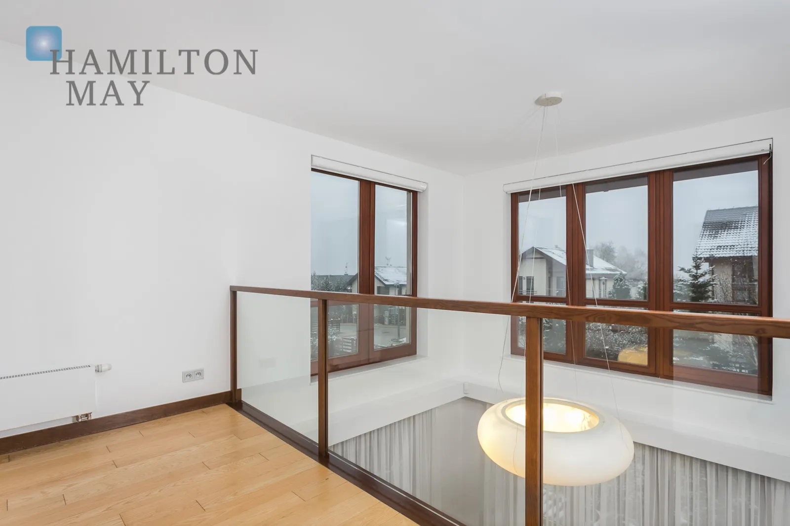 Просторий будинок з гарною ділянкою та сучасним закритим житловим комплексом на півночі Кракова | Маслом'янца - slider