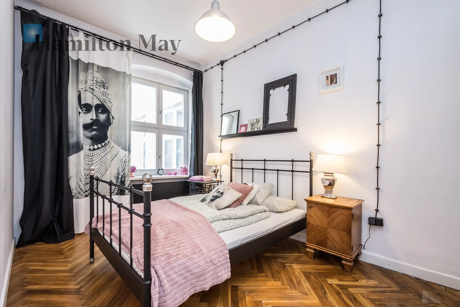 For sale, a two bedroom, quaint apartment, located at Grodzka street