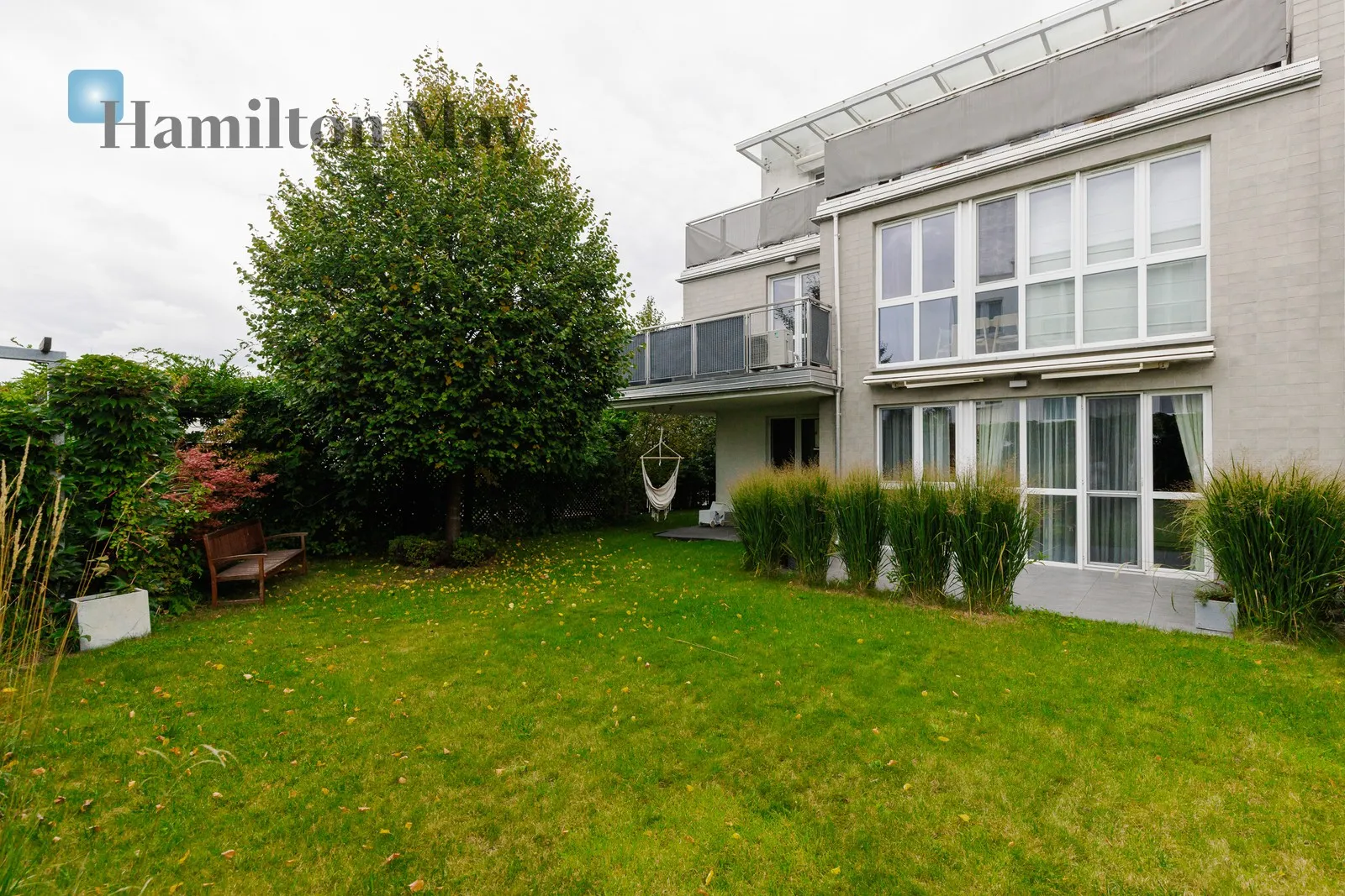 Subregion: Zawady Distance to centre: 9.24 km Price: 7000 PLN Bedrooms: 3 Bathrooms: 1 - slider