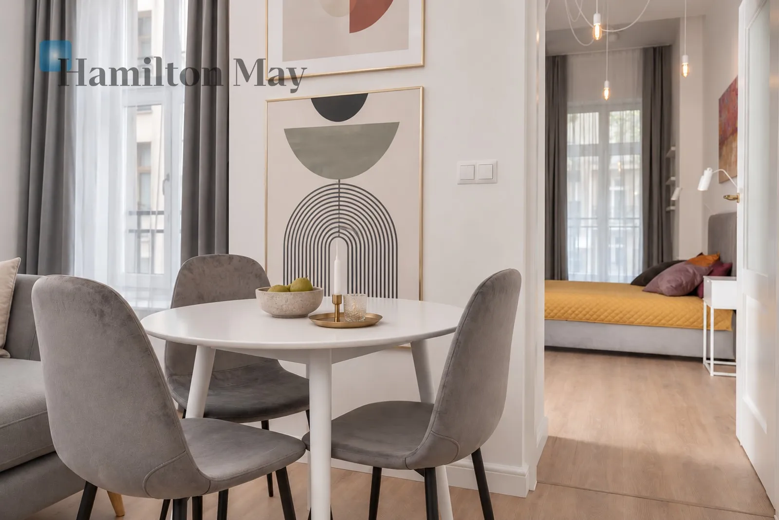 City: Kraków Street: Starowiślna Region: Stare Miasto Distance to centre: 1 km Level: 2 Price: 3600 PLN Bedrooms: 1 Bathrooms: 1 Size: 40m2 - slider