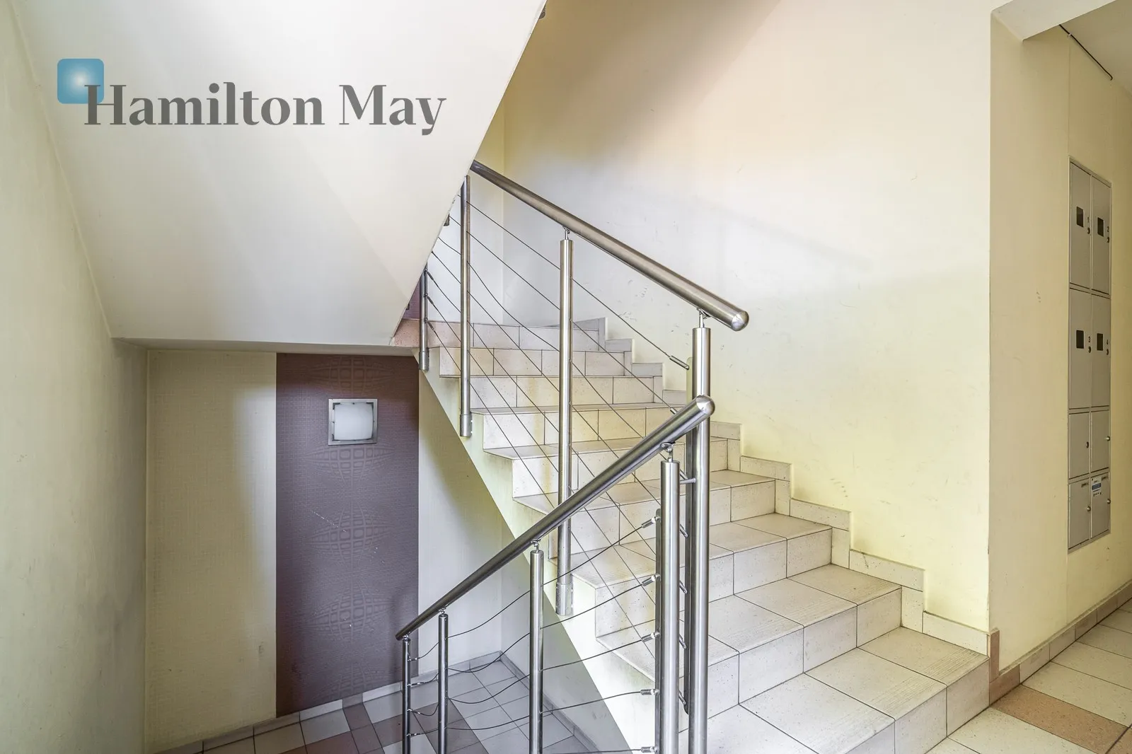 Price: 3900 PLN Bedrooms: 2 Bathrooms: 1 Size: 68.08m2 - slider