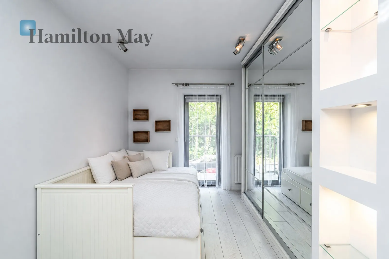 Region: Podgórze Distance to centre: 4.21 km Level: 1 Price: 3900 PLN Bedrooms: 2 Bathrooms: 1 Size: 68.08m2 - slider