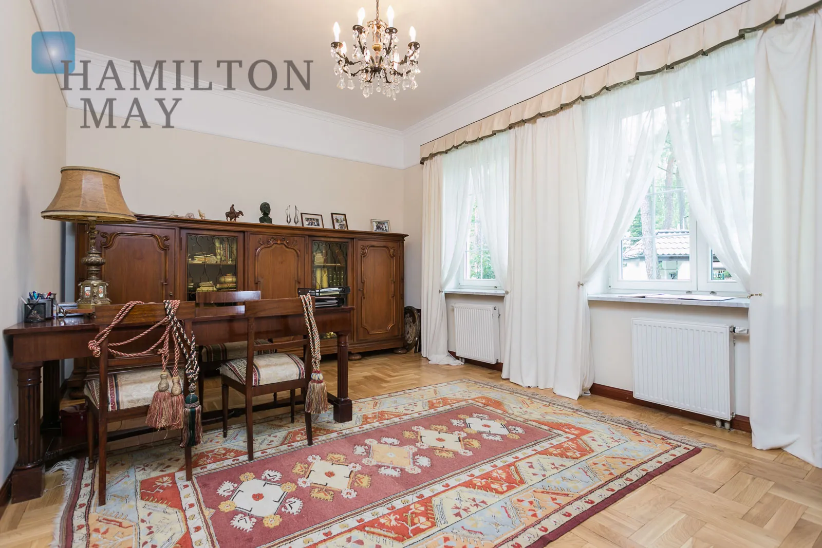 Luxurios mansion with swimming pool, located in the prestigious area of Konstancin - slider