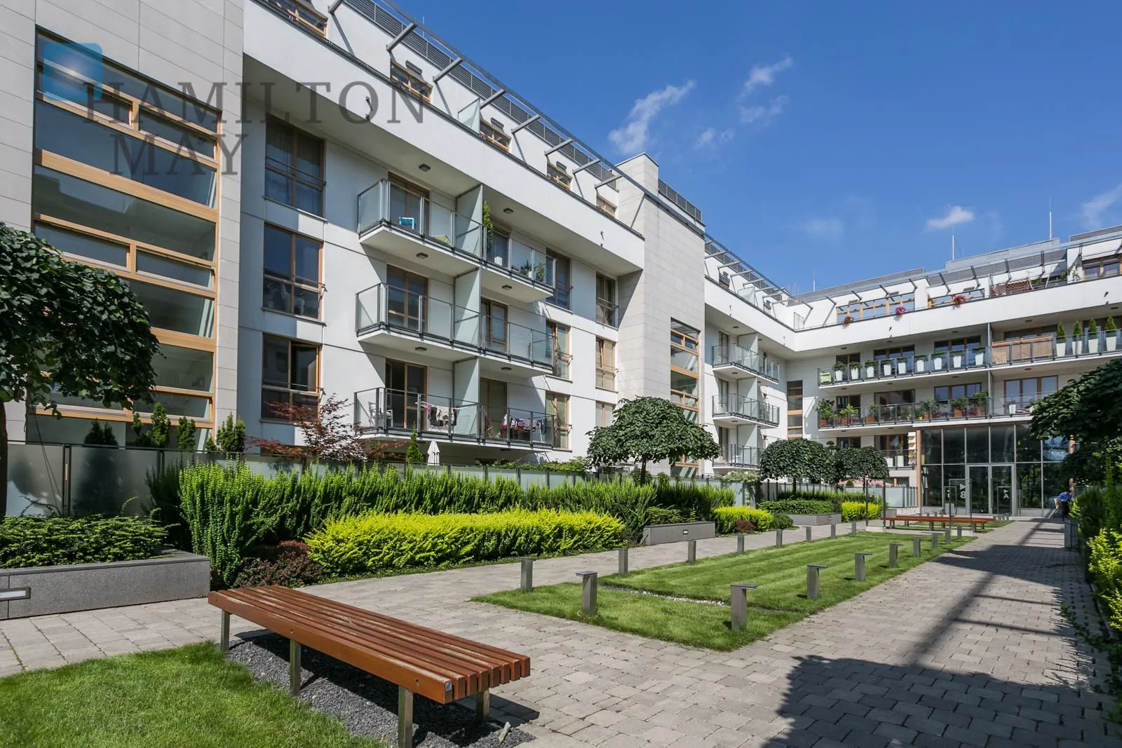 Luxurious four-room apartment in the "Rezydencja Narbutta" development

 - slider