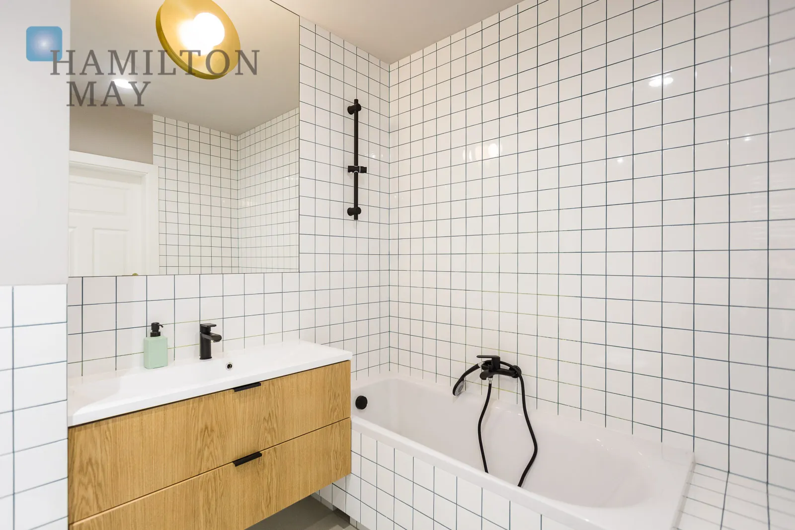 Exclusive, two-story apartment with a dressing room and two bathrooms - slider