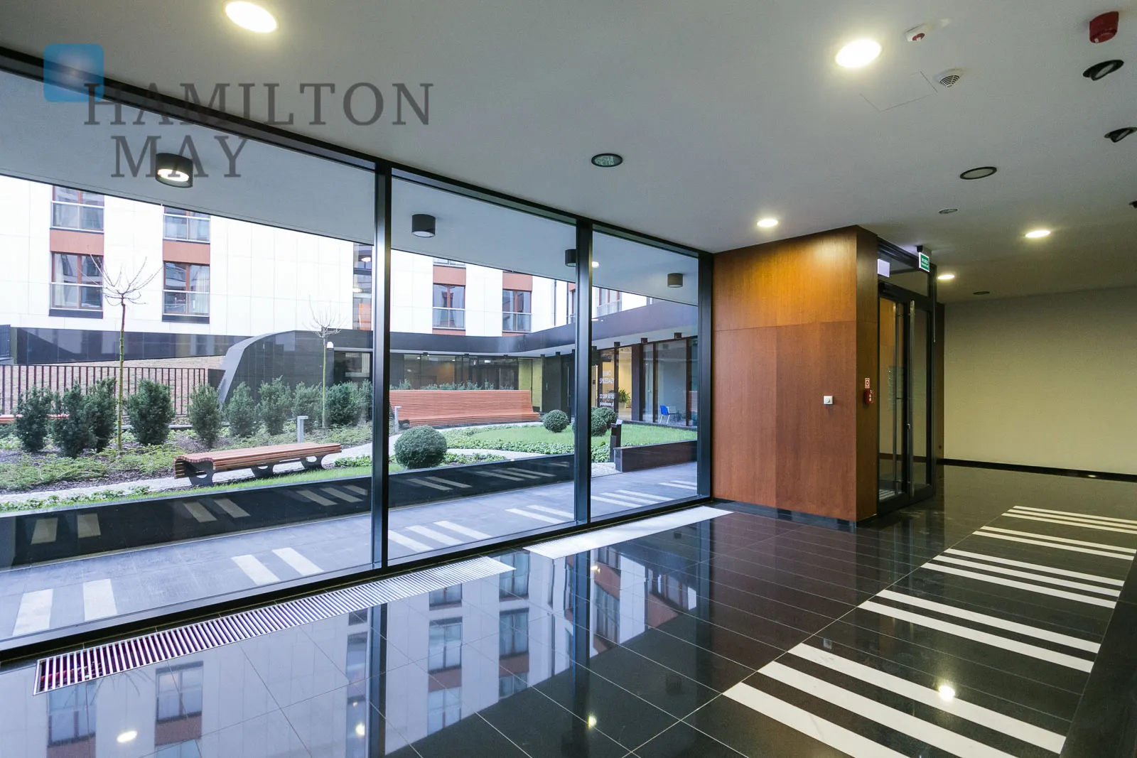 Трикімнатна, повністю мебльована та обладнана квартира в житловому комплексі Piano House - slider